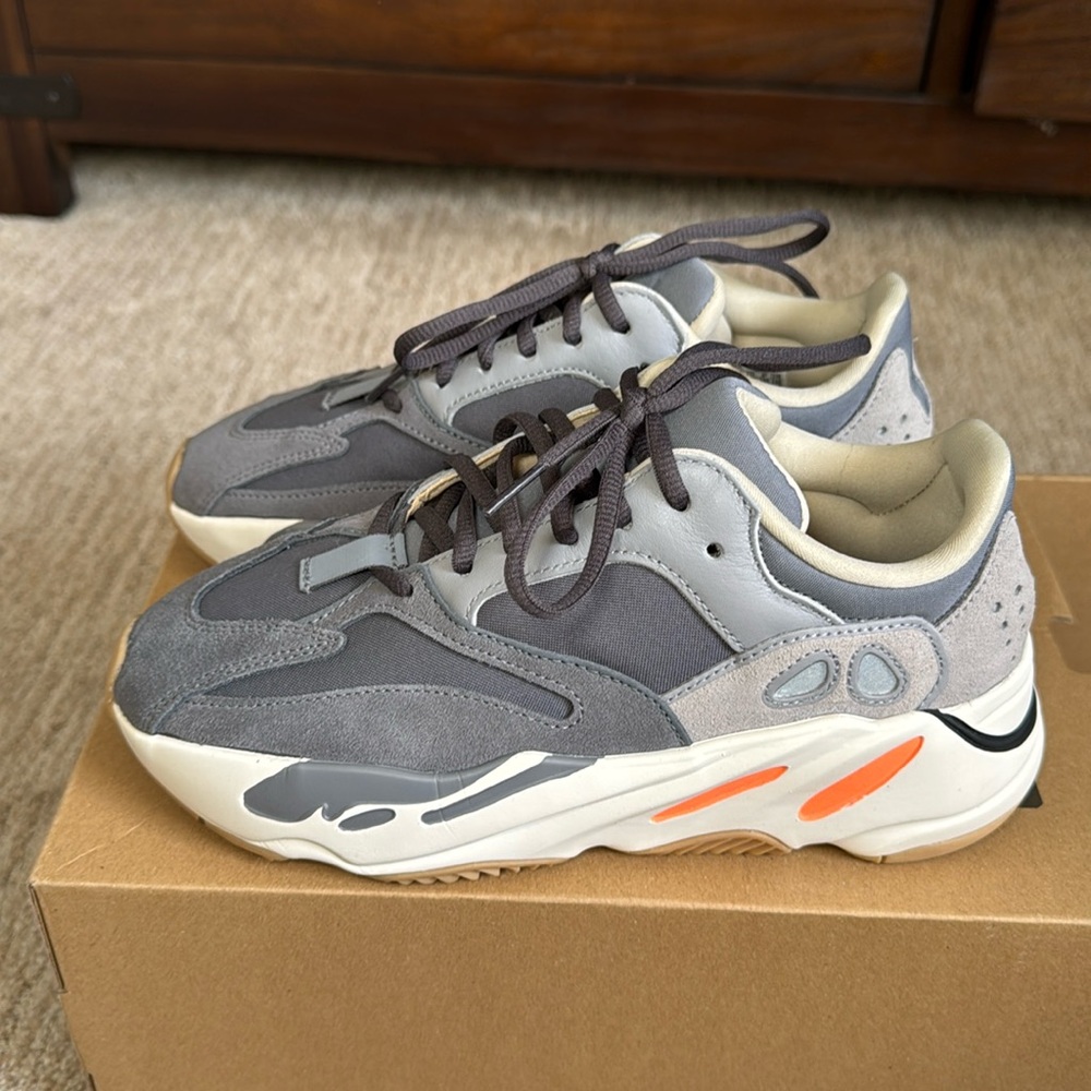Adidas Yeezy Boost 700 Magnet